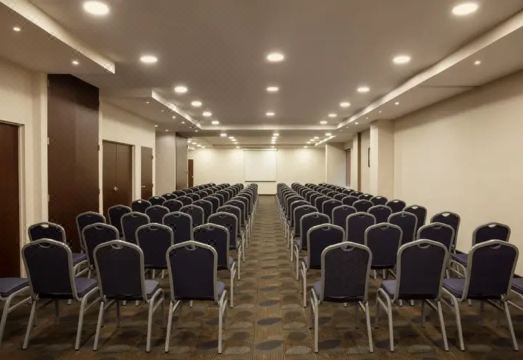 크리스탈 어반 몬테레이