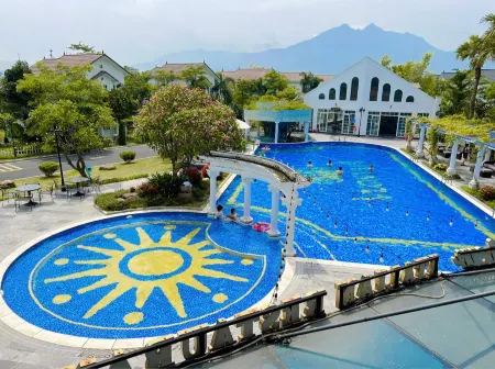 Lotus Hotel - Vuon Vua Отели в г. Bao Yen