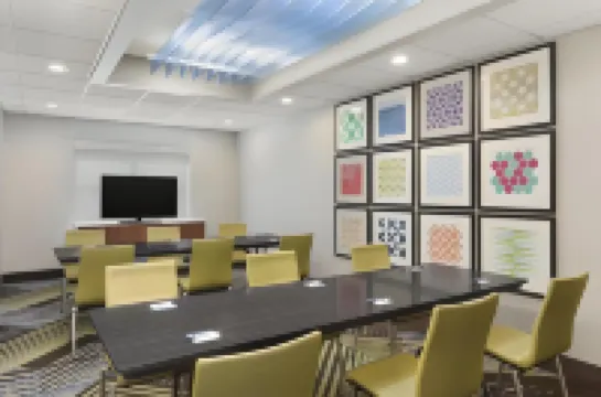 Holiday Inn Express & Suites Byron by IHG