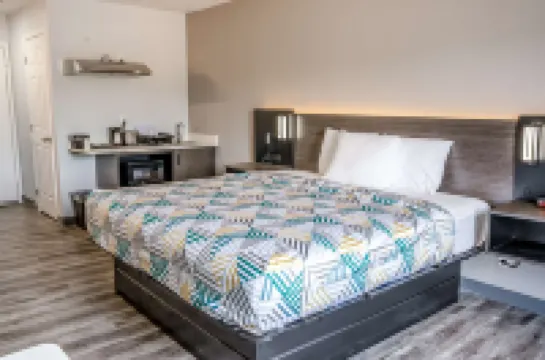 Studio 6 Claremore, OK