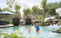 Padma Hotel Semarang - familiares