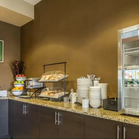 Comfort Inn & Suites Edmonton International Airport