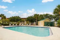 Country Inn & Suites by Radisson, Orlando Airport, FL - Pool
