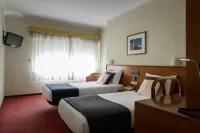 Alfageme Hotels in Raposa
