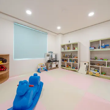Jeju Visitor Guesthouse Отели рядом с достопримечательностью «Монумент Самсасок»