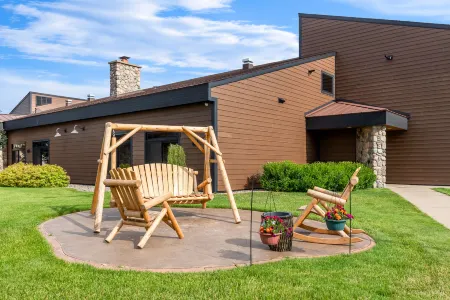 Heartland Inn  Suites, SureStay Collection by Best Western