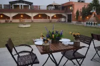 Shivam Palace & Resort 만도어 호텔