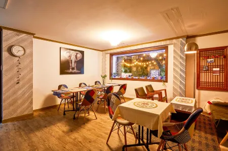 California Hotels Отели в г. Пуан