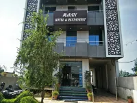 Maan Hotel and Restaurant