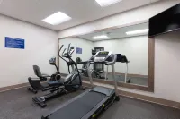 Days Inn & Suites by Wyndham Houston NW Cypress - Gym