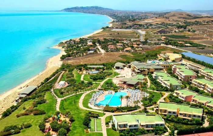 Serenusa Resort