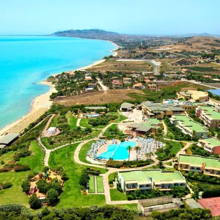 Serenusa Resort