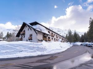 Olympic Village Inn Olympic Valley