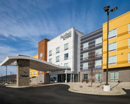 Fairfield Inn & Suites Louisville Shepherdsville Hotels in Hillview