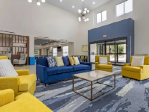 Comfort Inn & Suites Huntsville Near University Hotels in Walker County