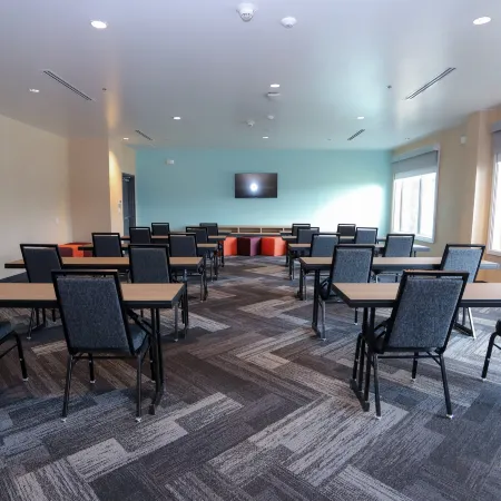 Tru by Hilton Frisco Dallas