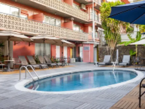 โรงแรมรอยัลโกรฟ ไวกิกิ โรงแรมในโฮโนลูลู