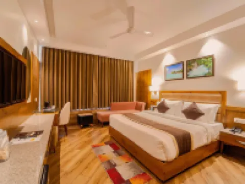 Hotel the Grand Dewan โรงแรมในกัตรัช