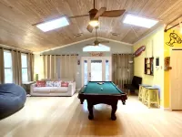 Full HOME with hot tub! Enjoy your stay at The Salty Dog!