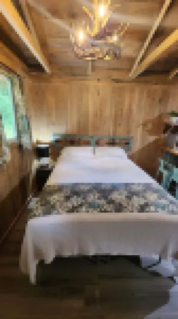 Cozy cabin close to Summersville Lake and the New River Gorge National Park!