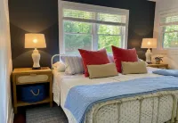 Simply perfect home for Maine adventure; equally close to the harbor & the lake
