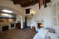 Il Barbacane,nice small house with pool, small doesn’t mean small,but beautiful
