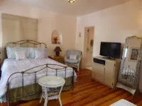 Historic Downtown Adobe Apartment near everything you want - Condos