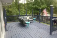 Charming 3-bedroom house on the lake in gorgeous Denver, NC