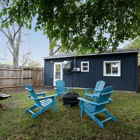 Betz Bungalow - Norton Shores