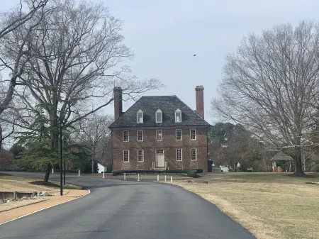 Holiday Family Getaway. Townhouse 4BDR for 12. Big unit, BIG value. Отели рядом с достопримечательностью «Парк развлечений Busch Gardens»