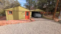Cottage near Uptown Short Walk to Tlaquepaque Arts and Crafts Village and trails