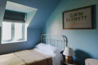 Ewen House - Cotswolds Cottage on Award Winning Lower Mill Estate & Spa