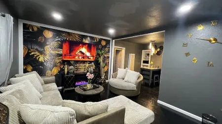 South Sacramento Escape Отели рядом с достопримечательностью «Riverside Hall School of Engineering and Computer Science»