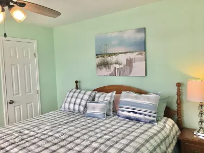 Amazing Sunsets at The Villa at Copano Cove. Cozy. Close to a lot  F-U-N !!!