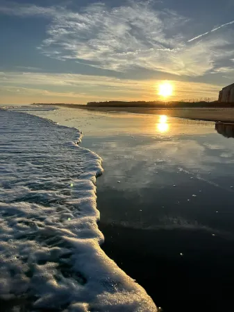 Beautiful 3 Bedroom Villa, a quick walk to the ocean!  Quiet and roomy! Отели рядом с Аэропорт Хилтон Хэд