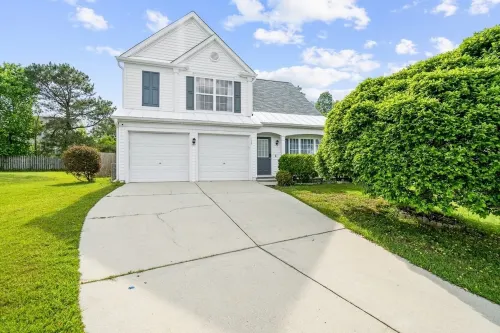 Stylish Home Pet-Friendly 3BR 3BA Private Fence Backyard Hotels in Middle Creek