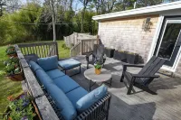 Cozy Cape Cod Cottage Near Beach and Bike Trail Hotels near Point of Rocks Landing Beach