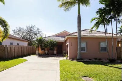 Cozy 3 Bedroom House in Homestead Các khách sạn gần Homestead Miami Speedway