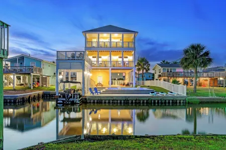Brand New Spacious Canal Home with Private Pool