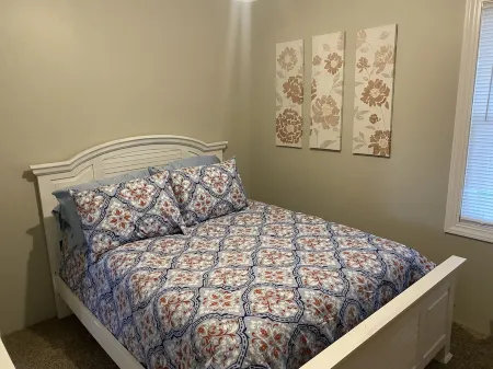 Duplex Apartment Walking Distance to Downtown Wyandotte