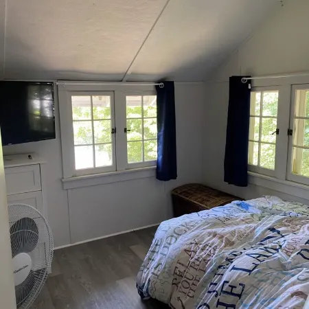 3 Bedroom Cottage on Owasco Lake. Eastside and Pet Friendly!