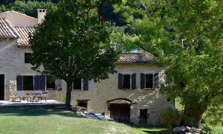 LA TANIÈRE Family house Drôme provençale