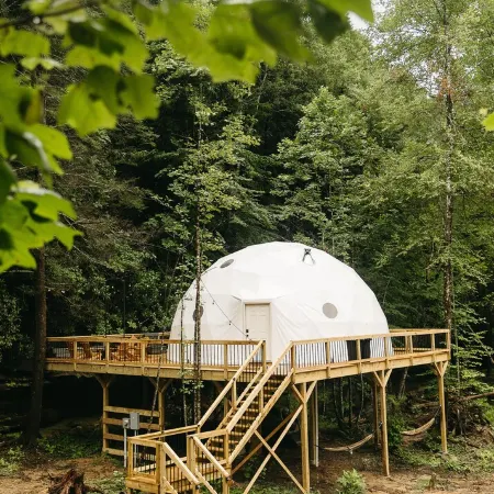 "Home Sweet Dome" MODERN TREEHOUSE STAY w/ Hot Tub