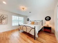 Mogford Manor - 1930's Hill Country Charmer Hotels near Luckenbach Texas General Store