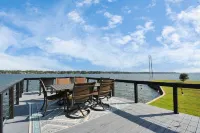 Luxury Lakefront - Game Room - 7 beds - Hot tub - Kayaks - Dock