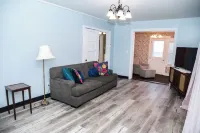 Granny's House- Hometown Hospitality by The Coleman Vault Hotels in Lawrence County