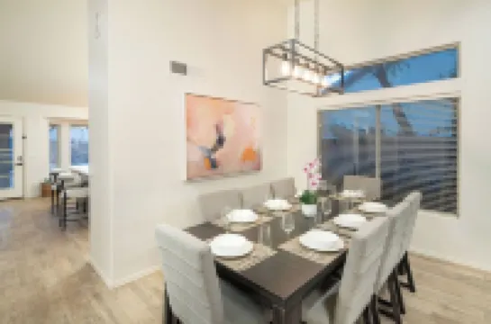 L'Amore: A Spacious 4-bedroom pool house in lovely Chandler