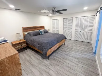 NSB- Crawford Crash Pad - 3 BR 2BA walk to Flagler and Beach Hotels near Smyrna Dunes Park