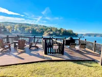 Waterfront family home on Smith Lake