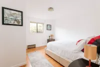 Pacific Northwest Living Guest House - 1 Bedroom + Loft with Queen Bed Hotels in Mukilteo